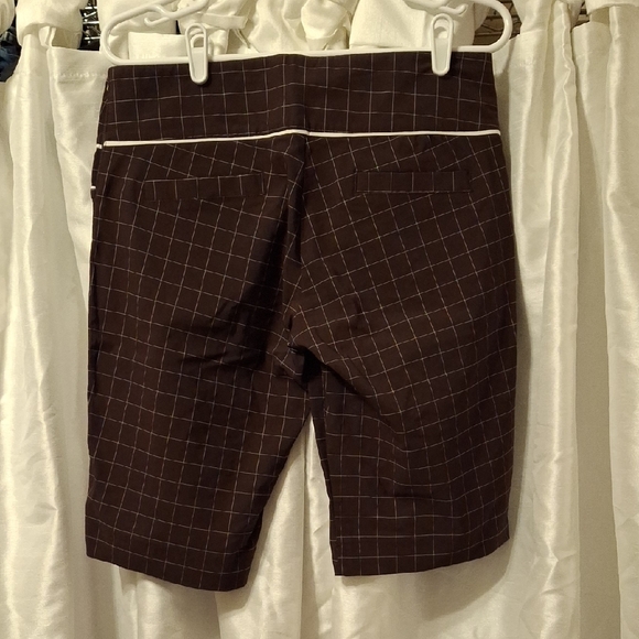 Lija Brown Checkered Women's Shorts 6 ๐๐๐๐ - Picture 5 of 5